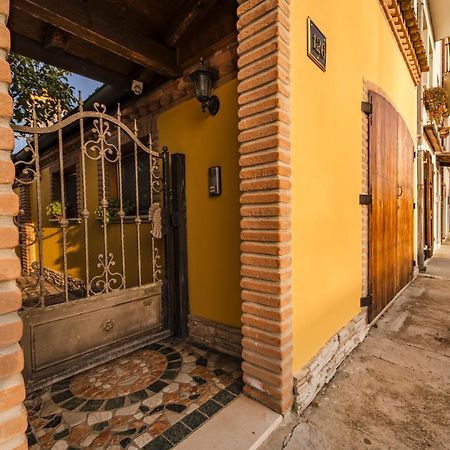Bed and Breakfast La Loggia Комаккьо Экстерьер фото