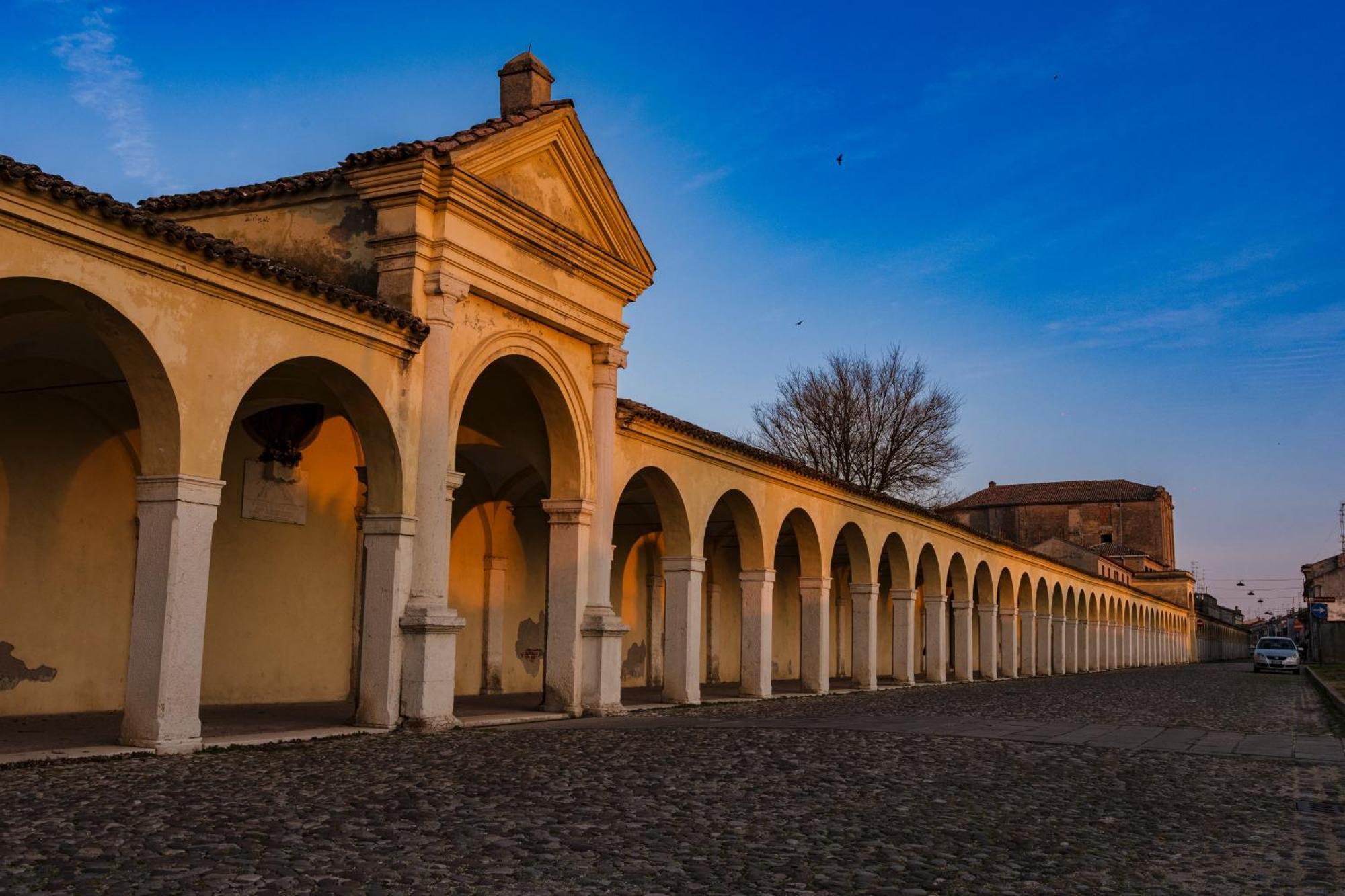 Bed and Breakfast La Loggia Комаккьо Экстерьер фото