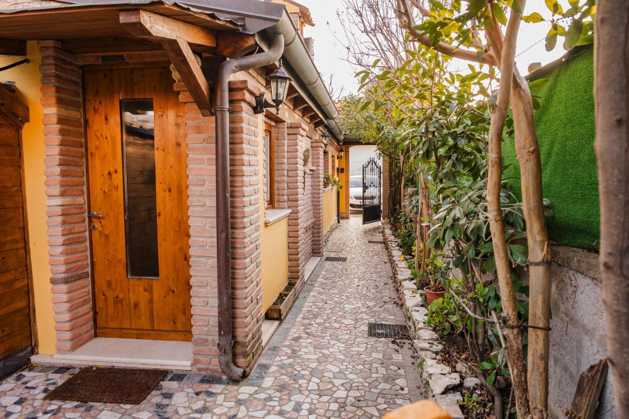 Bed and Breakfast La Loggia Комаккьо Экстерьер фото