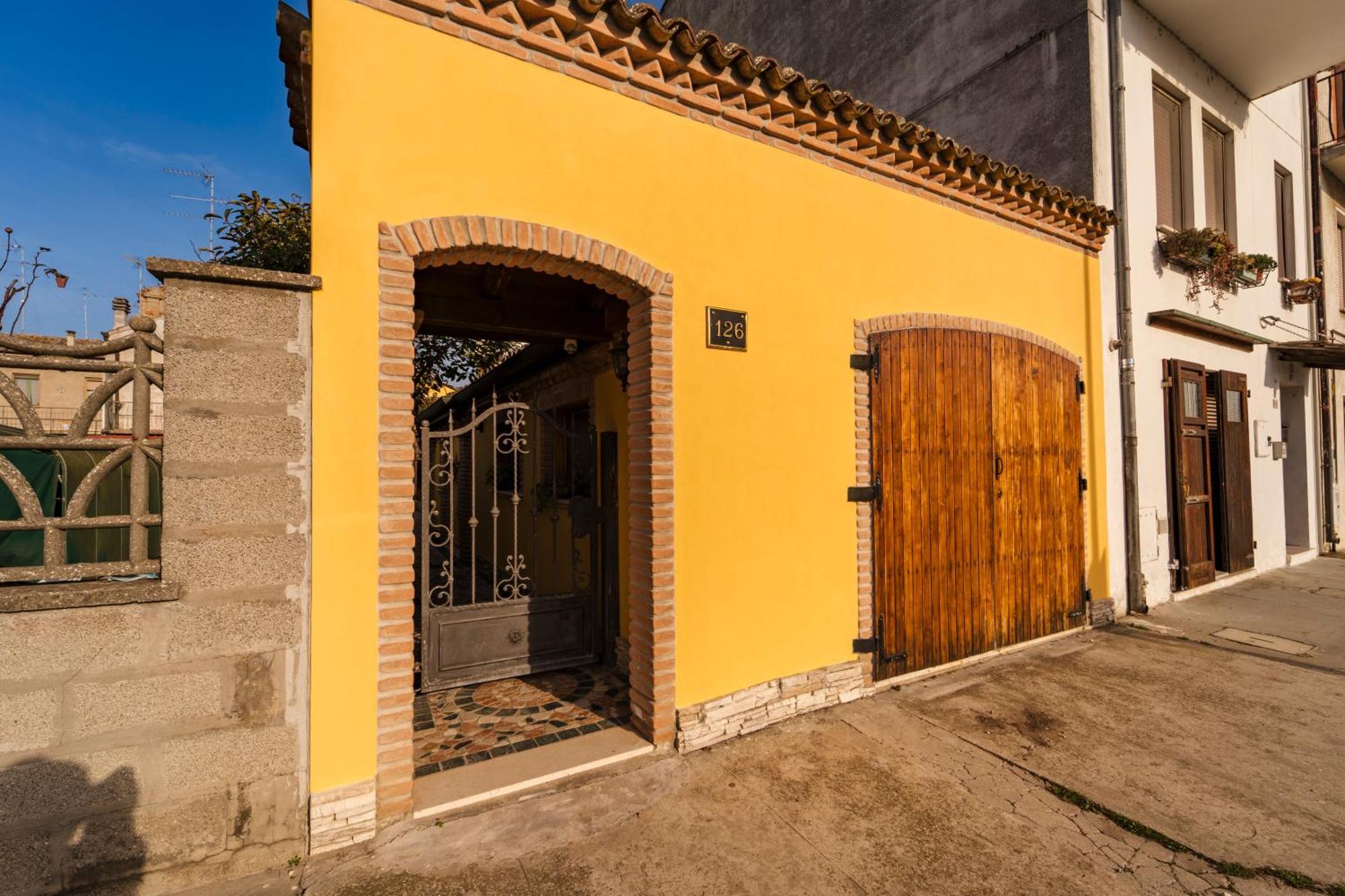 Bed and Breakfast La Loggia Комаккьо Экстерьер фото